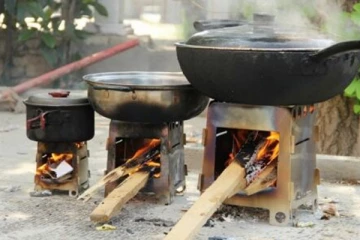 விறகுகளை பயன்படுத்தினால் ஆயுள் கூடும் - இலங்கை மக்களிடம் ஆளும் கட்சி உறுப்பினர் கோரிக்கை