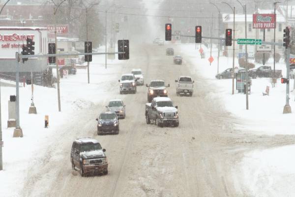 20 மாகாணங்களில் அவசர நிலை: அமெரிக்கா, கனடாவை தாக்கும் கடும் பனிப்புயல் | Blizzard Hits Us Canada Emergency In 20 Provinces 20 மாகாணங்களில் அவசர நிலை: அமெரிக்கா, கனடாவை தாக்கும் கடும் பனிப்புயல் | Blizzard Hits Us Canada Emergency In 20 Provinces