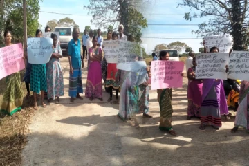 முல்லைத்தீவில் புதிய அதிபரை நியமிக்குமாறு கோரி போராட்டம்