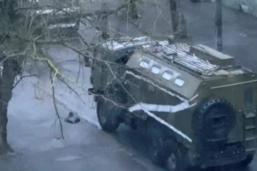 ரஷ்யாவின் கெடுபிடியான தாக்குதல் - வெளியேறும் மக்களை தடுக்கும் ரஷ்ய படையினர்