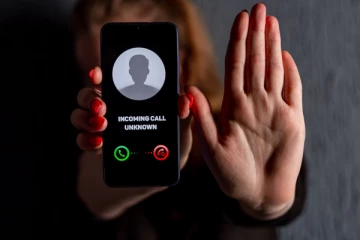 கிளிநொச்சி நபருக்கு வெளிநாட்டில் இருந்துவந்த ஆபாச காணொளி அழைப்பு; பின்னர் காத்திருந்த அதிர்ச்சி!