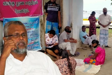 கிளிநொச்சியில் வாய்களில் கறுப்பு துணிகளை கட்டி கவனயீர்ப்பு போராட்டம்: டக்ளஸ் அளித்த வாக்குறுதி (Photos)