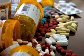 400 வகையான மருந்துகள் அவசர கொள்வனவு: சுகாதார அமைச்சு