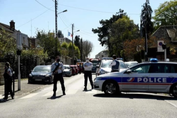 பிரான்ஸில் பயங்கரம்! காவல் நிலையத்திற்கு வெளியே கத்தியால் குத்தி கொல்லப்பட்ட பெண்: வெளிநாட்டவர் வெறிச்செயல்