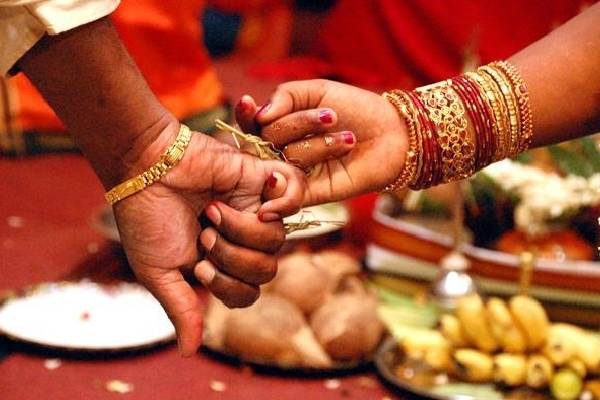 பெற்றோர் சம்மதிக்காத காதல் திருமணங்களுக்கு தடை - எங்கு தெரியுமா? | Punjab Bans Love Marriages Without Parent Consent