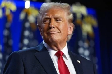 சிங்கப்பூர் பிரதமரைவிட குறைந்த வருவாய் பெறும் ட்ரம்ப்