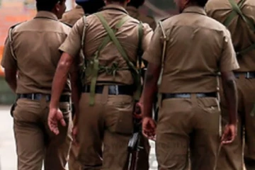 உடனடியாக பணி இடைநீக்கம் செய்யப்பட்ட இரு பொலிஸ் அதிகாரிகள் ; விசாரணையில் வெளியான தகவல்