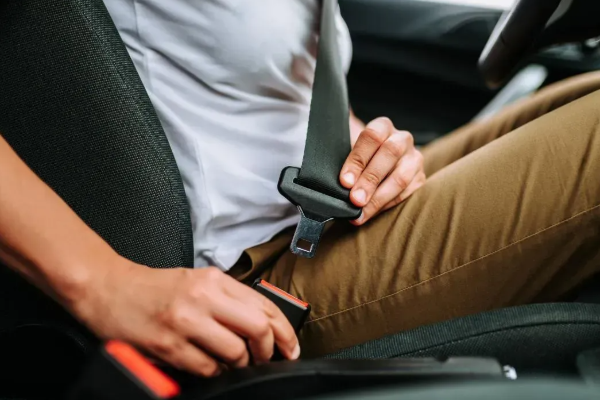 இன்று முதல் கட்டாயமாக்கப்படும் சட்டம் : மீறினால் அபராதம் | Seat Belt Violations Now Subject To Fines From