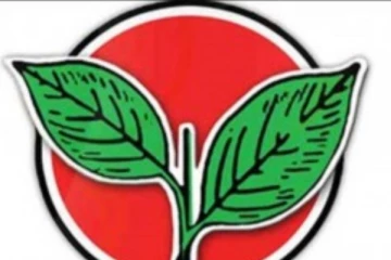 துணி துவைத்து ஆதரவு திரட்டிய அதிமுக வேட்பாளர்