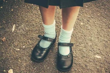 16 வயது பள்ளி மாணவி மாடியில் இருந்து குதித்து தற்கொலை முயற்சி! தமிழகத்தில் சம்பவம்