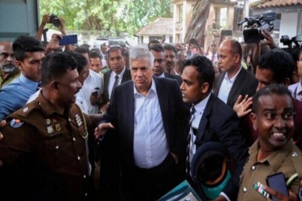 ரணிலின் முதல் பேருந்து பயணம்! | Ranil S First Bus Journey