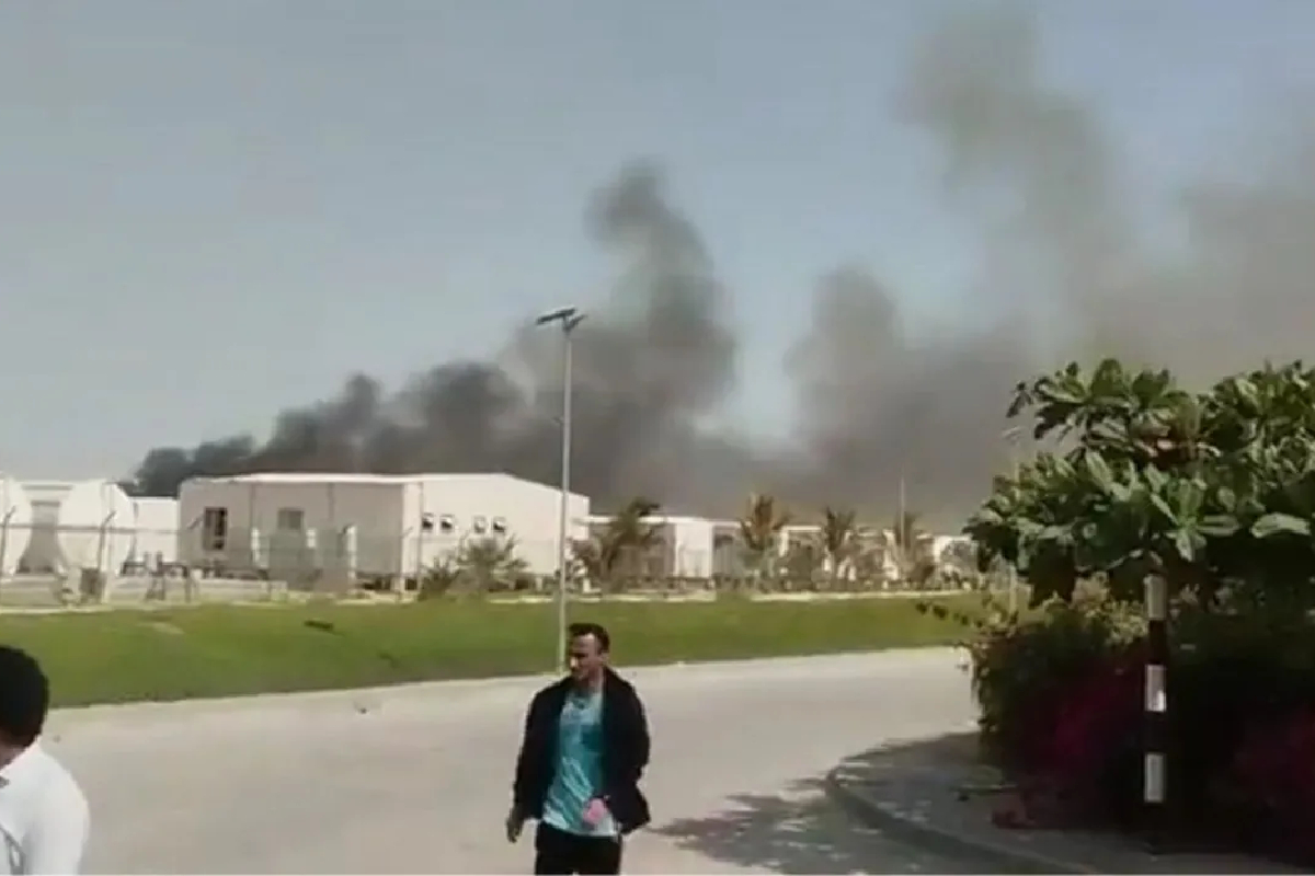 ஓமானில் ட்ரோன் விழுந்ததில் இரண்டு வெளிநாட்டு தொழிலாளர்கள் உயிரிழப்பு | Us Iran War Drone Debris Kills Two In Oman