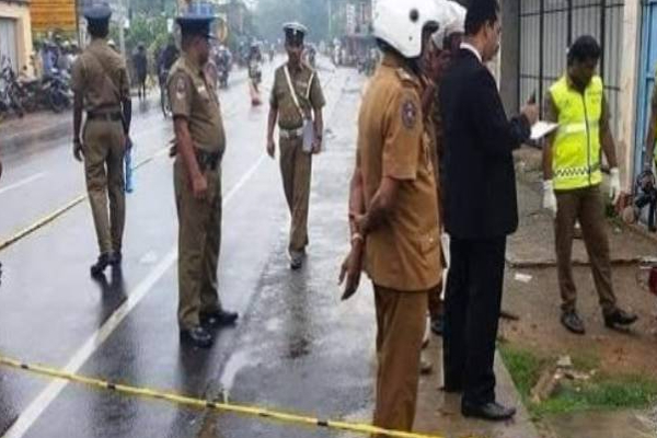 யாழில் திடீரென இடம்பெற்ற பயங்கர சம்பவம்: இருவருக்கு நேர்ந்த விபரீதம் | Mysterious Object Exploded In Jaffna Two Injured