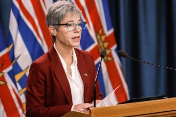 பிரிட்டிஷ் கொலம்பிய கல்வி அமைச்சரை பதவி விலக்குமாறு கோரிக்கை