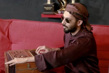 அவர் பாட்டை அவரே காப்பியடித்தாரா அனிருத் ! அரபிக் பாடல் குறித்து பரவும் தகவல்..