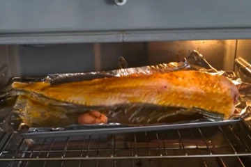 தலை வெட்டப்பட்ட மீனை அடுப்பில் வைத்ததும் உயிர் வந்ததா? துடித் துடித்துடிக்கும் அதிர்ச்சி.... மீண்டும் வைரலாகும் காட்சி