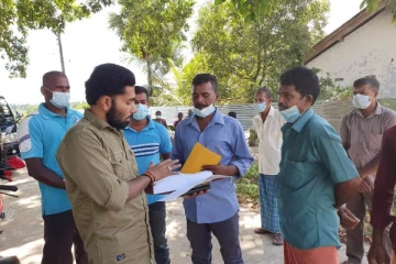 மயானத்தில் உடல்களை அடக்கம் செய்ய வேண்டாம் என தடுக்கும் விவசாய அமைப்பு : எதிர்ப்பு தெரிவிக்கும் மக்கள்