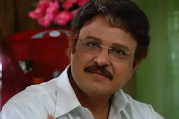 பிரபல இந்திய நடிகர் சரத் பாபு உயிரிழந்துவிட்டாரா? குடும்பத்தினர் வெளியிட்ட தகவல் | Famous Indian Actor Sarath Babu Is Die Fake News