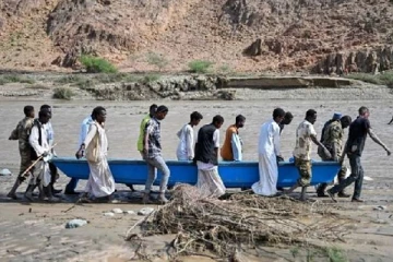 பெரும் வெள்ளப்பெருக்கால் அணை உடைந்து 60 பேர் உயிரிழப்பு! 100க்கும் மேற்பட்டோர் மாயம்