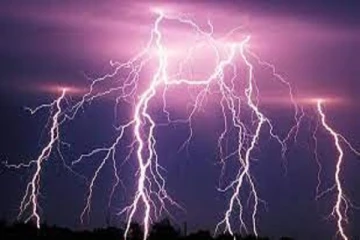 வடமராட்சியில் மின்னல் தாக்கி ஒருவர் பலி - மற்றொருவர் வைத்தியசாலையில் அனுமதி