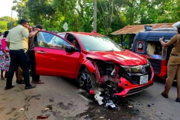 யாழில் பெண்ணால் இடம்பெற்ற கோர விபத்து; மோட்டார் சைக்கிளில் சென்றவருக்கு நேர்ந்த கதி