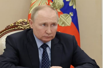 நள்ளிரவில் திடீரென புடினுடைய படுக்கையறைக்குள் நுழைந்த மருத்துவர்கள்... நிகழ்ச்சிகளில் கலந்துகொள்ள தயாராக போலி புடின்