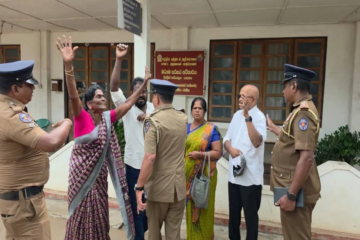 யாழில் காணாமல் ஆக்கப்பட்டோரின் உறவுகள் கண்ணீருடன் போராட்டம் | Relatives Of The Disappeared Jaffna Protest Tears