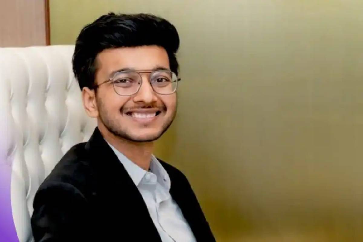 ரூ.17 கோடியில் திருமண ஏற்பாடு - வருங்கால கணவனை கொன்ற இளம்பெண் | Lohagad Murder She Pushed Fiance Off Cliff ரூ.17 கோடியில் திருமண ஏற்பாடு - வருங்கால கணவனை கொன்ற இளம்பெண் | Lohagad Murder She Pushed Fiance Off Cliff