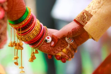 இரவுவேளையில் மணமகள் அனுப்பிய குறுஞ்செய்தி! திருமணத்தை நிறுத்திய மணமகன்