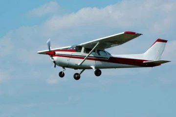 விமானம் அவசரமாக தரையிறக்கியதால் ஏற்பட்ட விபரீதம்! பலர் பலியான சோகம்