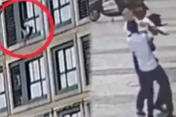 ஐந்தாவது மாடியிலிருந்து தவறி விழுந்த குழந்தை! நொடிப்பொழுதில் கேட்ச் பிடித்த நபரின் வைரல் காட்சி