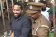 පද්මේගේ ෆෝන් එක නිසා සියල්ල එළි වෙයි - දේශපාලනඥයන් 9ක්, බන්ධනාගාර නිලධාරින් 13ක් සහ නිළියන් සහ නිරූපණ ශිල්පිනියන් 7කගේ පැටිකිරි වැට පනී