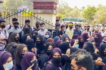 ஹிஜாப் விவகாரம்  கல்வி நிறுவனங்கள் மூடல் 144 தடை உத்தரவு