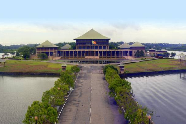 இலங்கை நாடாளுமன்ற வரலாற்றில் இதுவே முதல் முறை! | 5000 Students Visited The Sri Lankan Parliament இலங்கை நாடாளுமன்ற வரலாற்றில் இதுவே முதல் முறை! | 5000 Students Visited The Sri Lankan Parliament