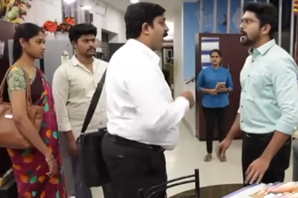 Siragadikka Aasai: வேலை பார்க்கும் பெண்ணிடம் தவறாக நடந்து கொண்டாரா மனோஜ்? அடுத்து வந்த ஆப்பு | Siragadikka Aasai 3 Lakh Shop Staff Complaint