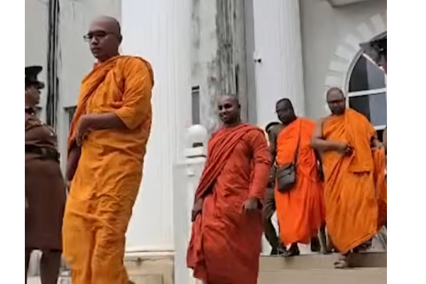 திருகோணமலை புத்தர் சிலை விவகாரம்: சந்தேக நபர்களை துன்புறுத்தும் காணொளியால் பரபரப்பு! | Trincomalee Buddha Statue Issue