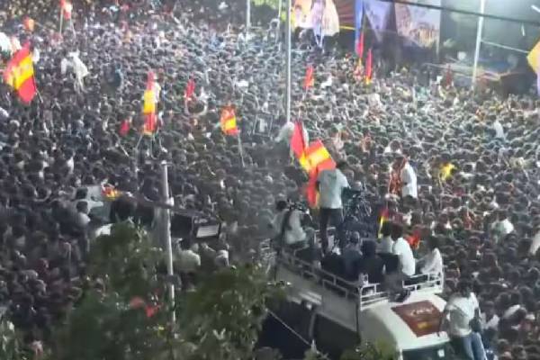 கரூர் அசம்பாவிதம்... விஜய் செய்த மிகப்பெரிய தவறு: உயிர் தப்பியவரின் வாக்குமூலம் | Vijay Did A Major Mistake
