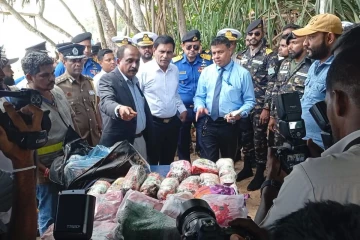 கடற்கரையில் கைவிடப்பட்ட மூட்டைகள்; 475 கிலோ போதைப்பொருட்கள்!