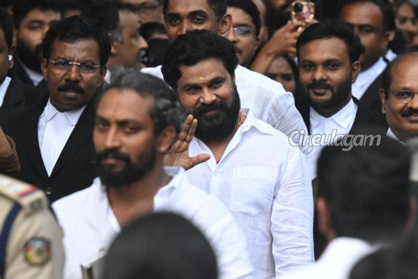 நடிகை கடத்தல் வழக்கு.. திலீப் விடுதலையான நிலையில் 6 பேருக்கு தண்டனை அறிவிப்பு | Actress Assault Case 6 Convicts Get 20 Years Jail நடிகை கடத்தல் வழக்கு.. திலீப் விடுதலையான நிலையில் 6 பேருக்கு தண்டனை அறிவிப்பு | Actress Assault Case 6 Convicts Get 20 Years Jail