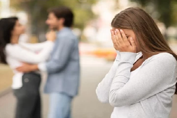 தகாத உறவு; விவாகரத்து செய்பவர்களுக்கு இனி வேலை இல்லை - நிறுவனம் எச்சரிக்கை!