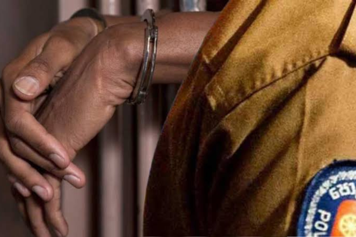 முல்லைத்தீவில் திடீரென வழிமறிக்கப்பட்ட வாகனம்! வசமாக சிக்கிய ஐவர் | 5 Arrested With Heroin In Mullaitivu