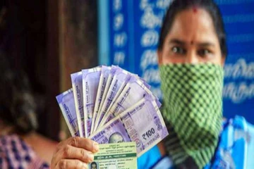 இனிப்பான செய்தி..! அடுத்த மாதம் முதல் குடும்ப தலைவிக்கு ரூ.1000