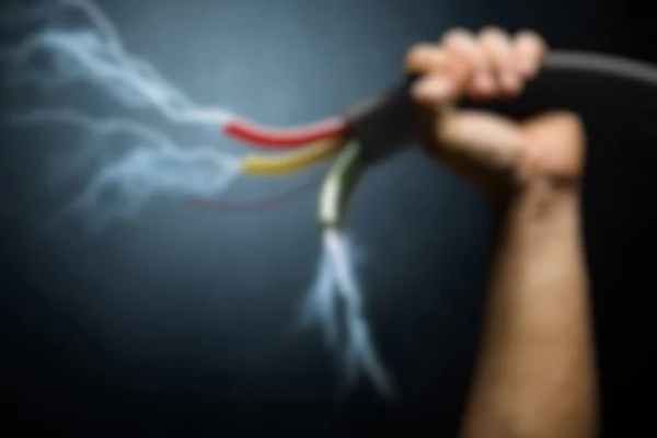 கொழும்பில் மின்சாரம் தாக்கி 55 வயது குடும்பஸ்தர் பலி | 55 Year Old Man Dies After Electrocuted Colombo