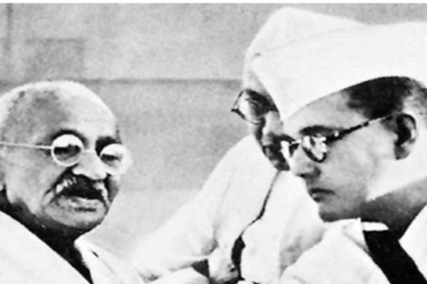 நேரு சொன்ன அந்த முதல் வார்த்தை.. சோகத்தில் காந்தி .. 1947 ஆகஸ்ட் 15 இந்தியா எப்படி இருந்தது? | First Independence Day Midnight நேரு சொன்ன அந்த முதல் வார்த்தை.. சோகத்தில் காந்தி .. 1947 ஆகஸ்ட் 15 இந்தியா எப்படி இருந்தது? | First Independence Day Midnight