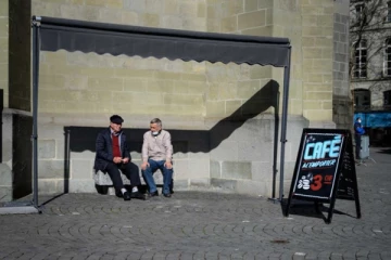 திங்கட்கிழமை முதல் சுவிட்சர்லாந்தில் நெகிழ்த்தப்படவிருக்கும் கொரோனா கட்டுப்பாடுகள்