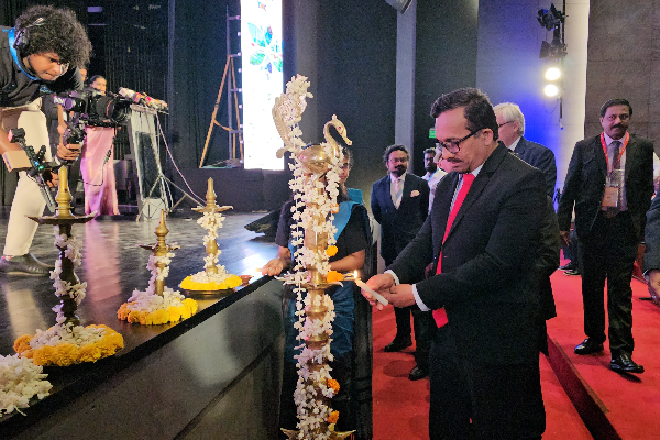 ஆரம்பமானது வடக்கு மாகாண முதலீட்டு மாநாடு! | Northern Province Investment Conference Begins