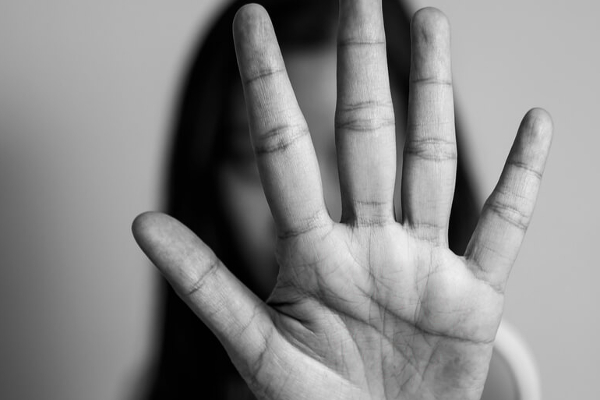 பதின்மவயது சிறுமி 10 பேரால் பலாத்காரம்; இலங்கையில் கொடுமை | Teenage Girl Raped By 10 Men Cruelty In Sri Lanka