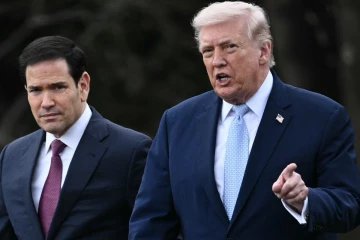 அடிபணிவதை விட பதிலடி கொடுப்பதே சிறந்தது ; டிரம்பை எள்ளி நகையாடும் ஈரானிய ஊடகங்கள் !