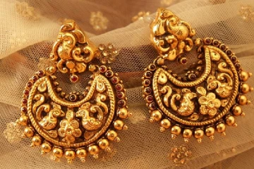 இறங்கிய தங்கம் விலை - நகை வாங்க இதுதான் சரியான நேரம் மக்களே..