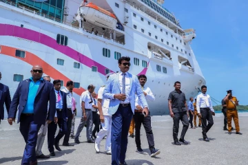 கிழக்கு ஆளுநரால் வரவேற்கப்பட்ட இந்தியாவின் சர்வதேச கப்பல் (Photos)